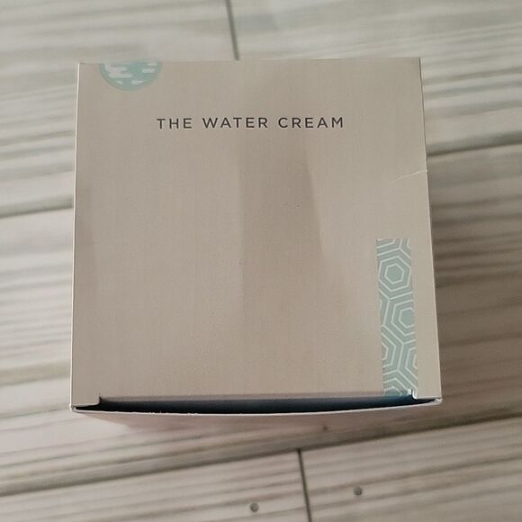 Tatcha The Water Cream - Picture 3 of 9